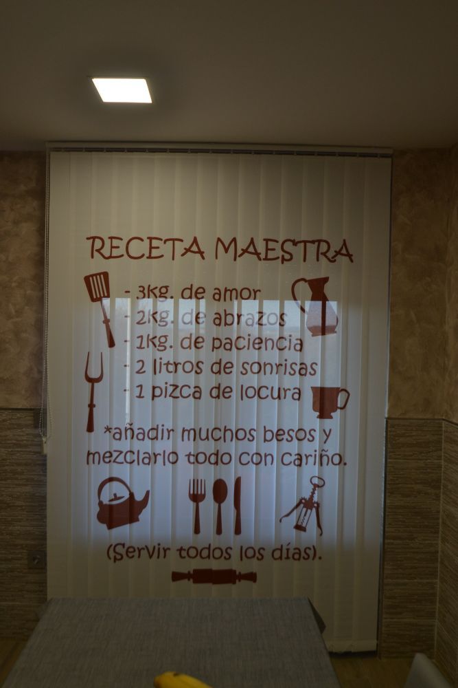 Cortina Vertical con impresión digital en una cocina