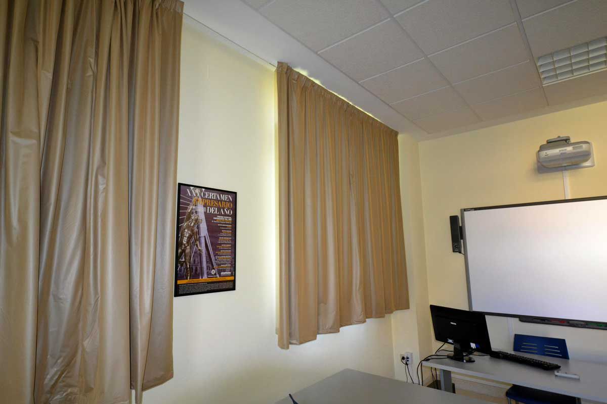 Renovamos las cortinas de la Facultad de Comercio vallisoletana